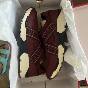 Brand new Guess Sneakers